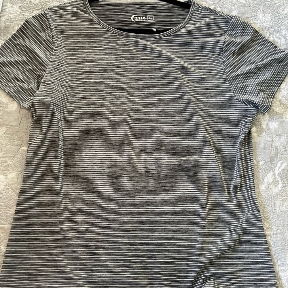 Zyia Tee
